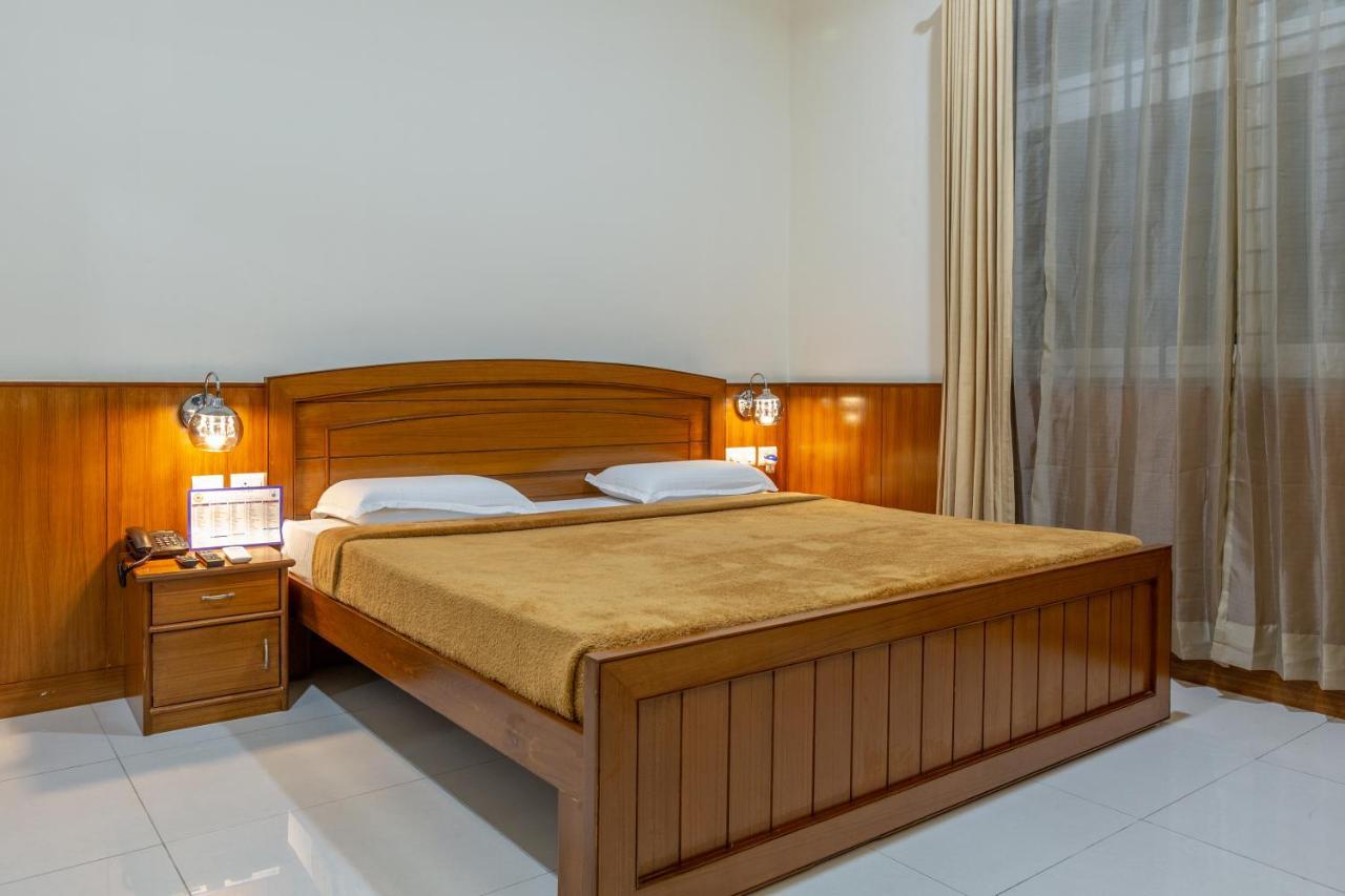 Kstdc Kumarakrupa Hotel Bangalore Ngoại thất bức ảnh